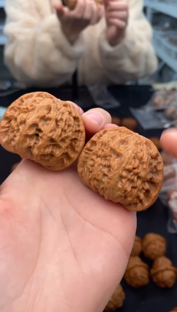 【闪购商品】文玩核桃把件白狮子42-u277
