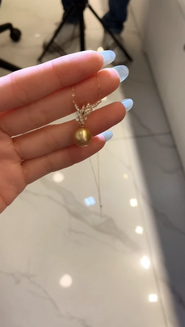 【闪购商品】海水珍珠颈饰18K金镶嵌10-11mm