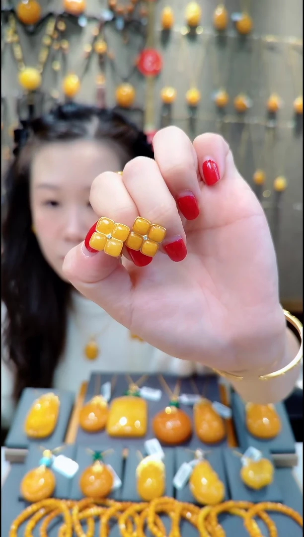 【闪购商品】蜜蜡耳饰银S925镀金镶嵌H528蜜蜡耳坠