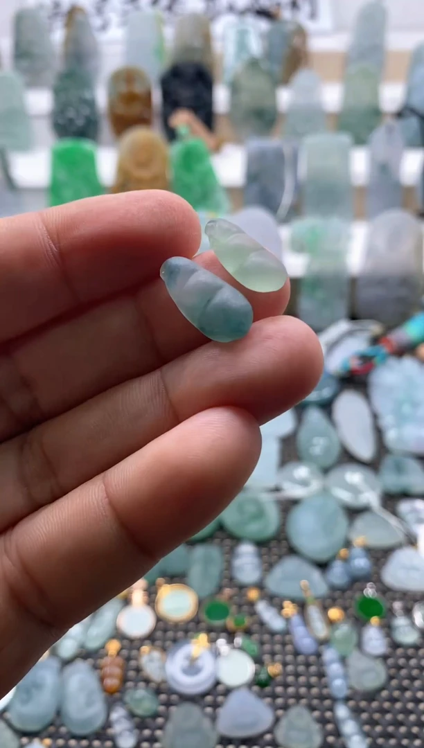 翡翠未镶嵌吊坠(不含链)1