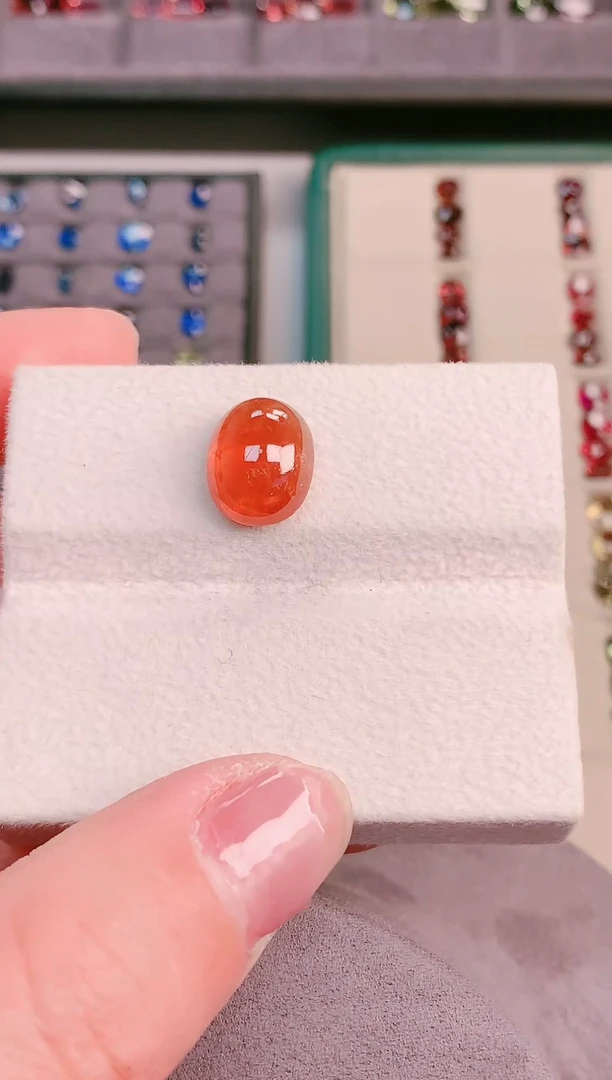 未镶嵌裸石石榴石8.47克拉