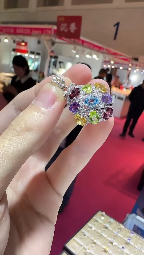 颈饰银S925镶嵌橄榄石多彩宝石吊坠设计款