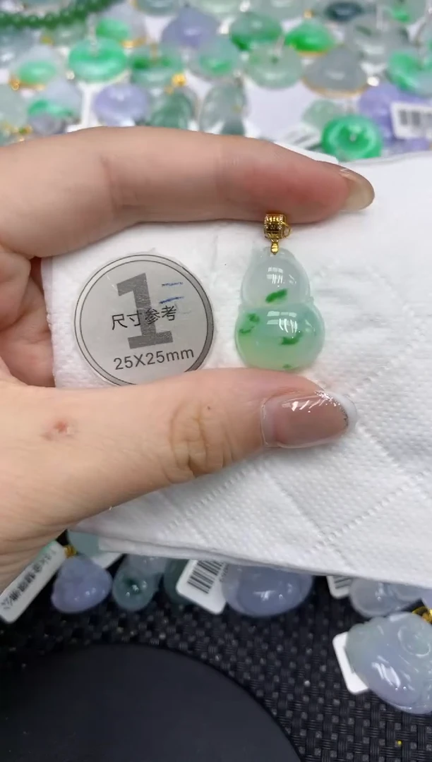 颈饰18K金镶嵌翡翠111111111