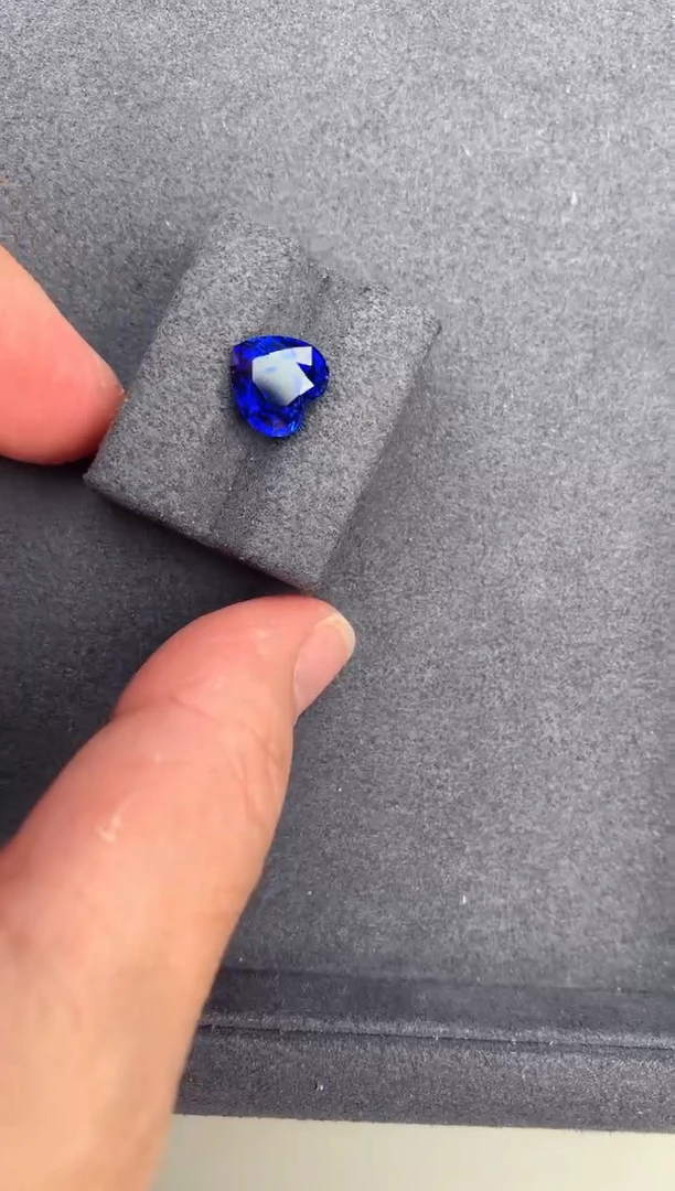 【闪购商品】蓝宝石裸石未镶嵌4ct无烧皇家蓝