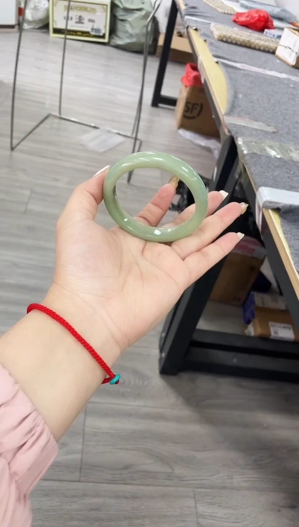 未镶嵌密玉绿镯子密玉（石英质玉）w*wwww