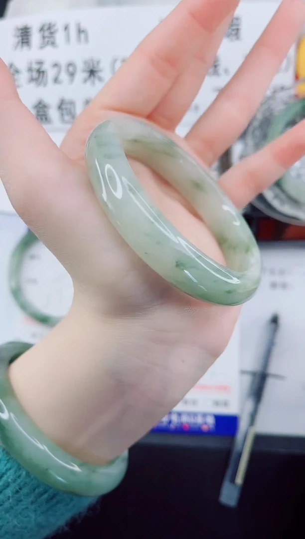 未镶嵌手镯石英质玉79-56
