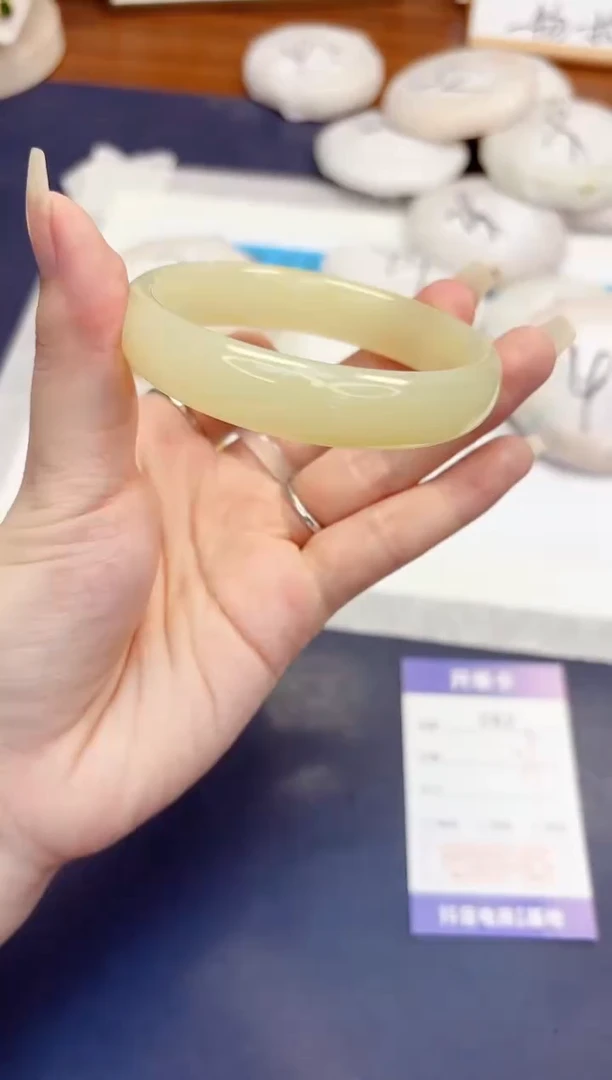 石英质玉手镯未镶嵌82-晴水-圈口59