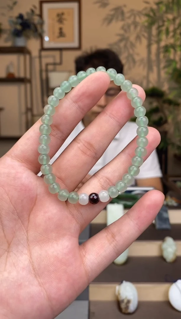 和田玉未镶嵌吊坠(不含链)1