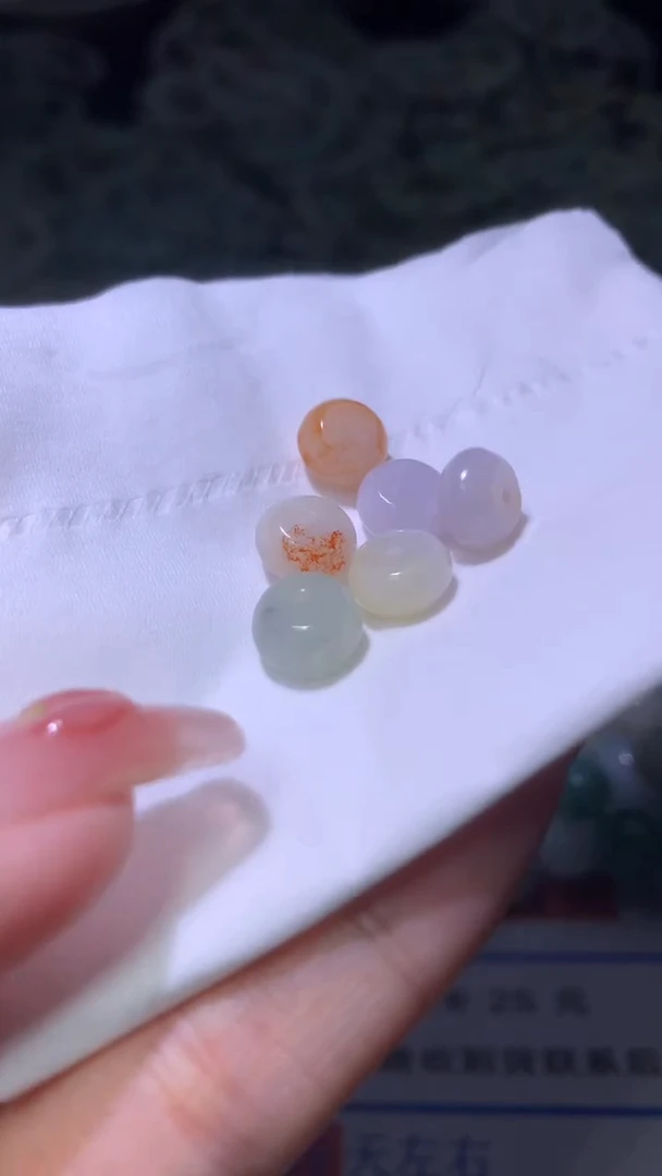 翡翠未镶嵌颈饰MXX023809