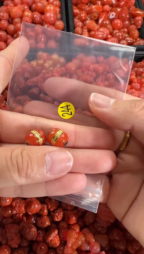 【闪购商品】南红玛瑙颈饰未镶嵌1