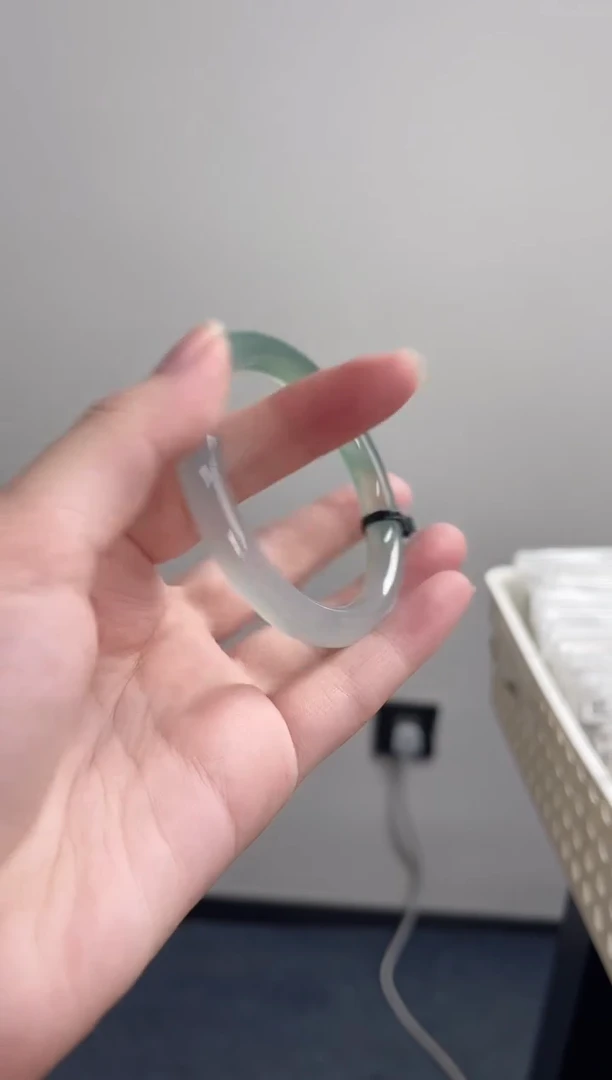 手镯玛瑙/玉髓未镶嵌55-56圈卡8