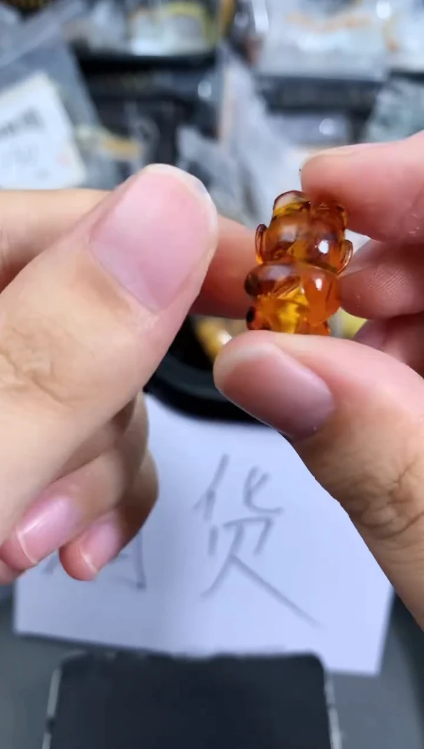 未镶嵌琥珀珠宝奇石144