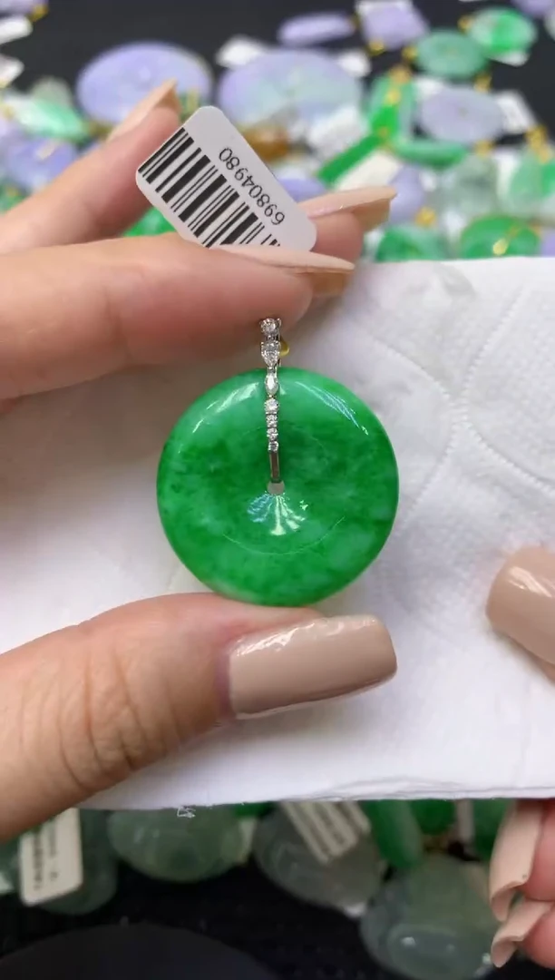 颈饰18K金镶嵌翡翠天然缅甸翡翠A货