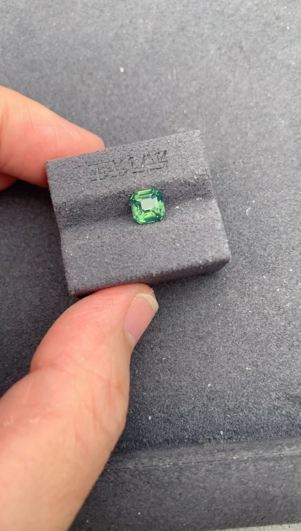 裸石彩色蓝宝石1.5ct绿蓝宝 BE 定制