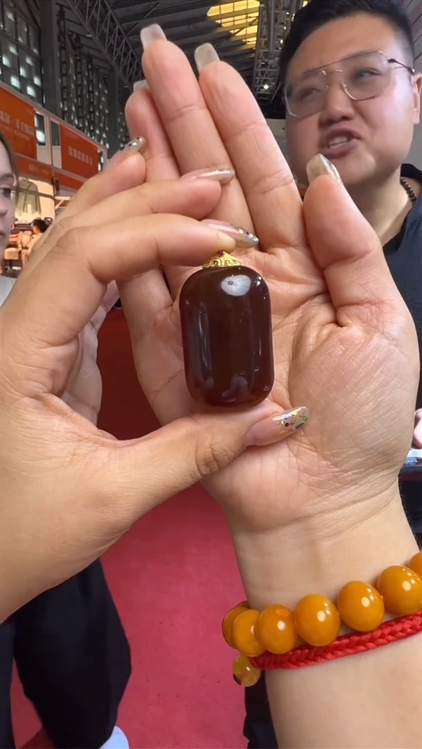 未镶嵌颈饰琥珀缅甸琥珀假一罚十