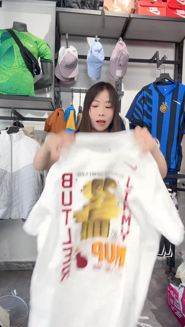 1551 编码 瑕疵款直播间过款为准 尺码3XL;