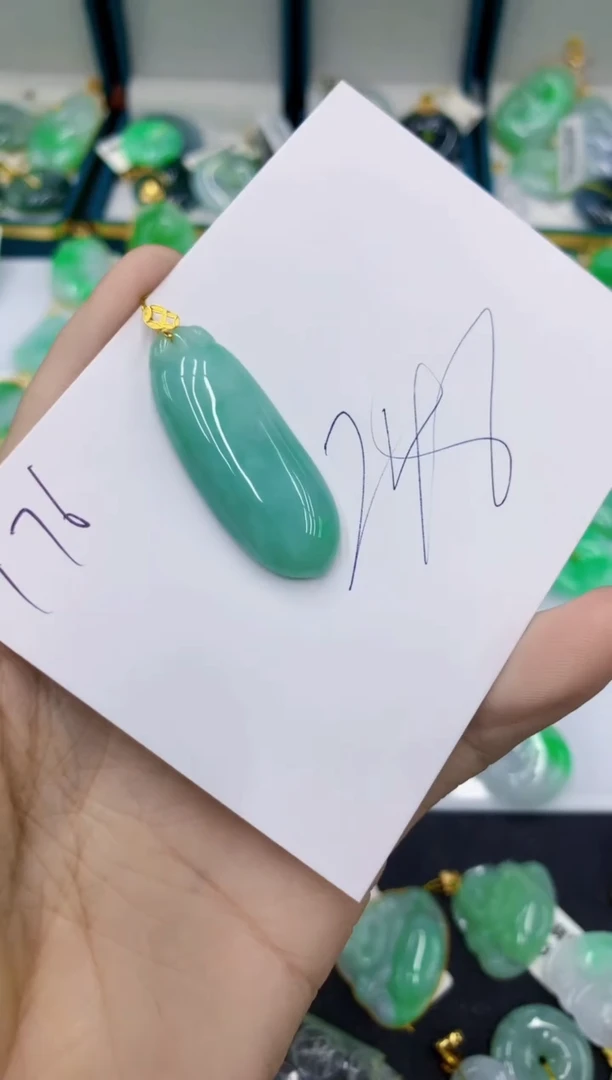 翡翠18K金镶嵌颈饰11111