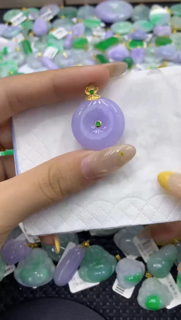 颈饰18K金镶嵌翡翠天然缅甸翡翠A货