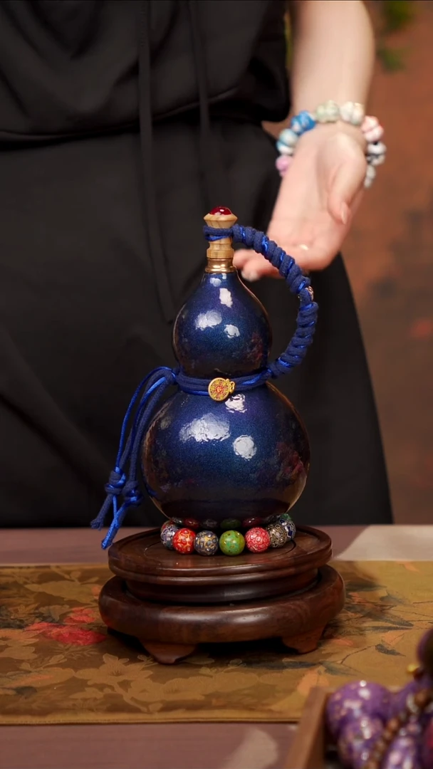 50 易林漂漆酒葫芦------148