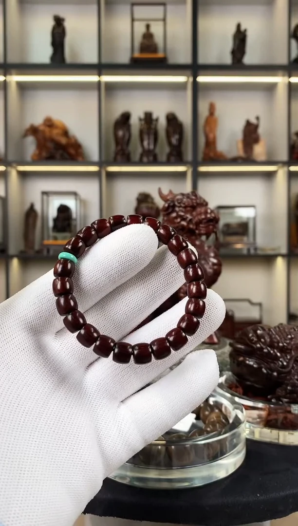 手串/手链小叶紫檀旧****学8*9直切   单圈