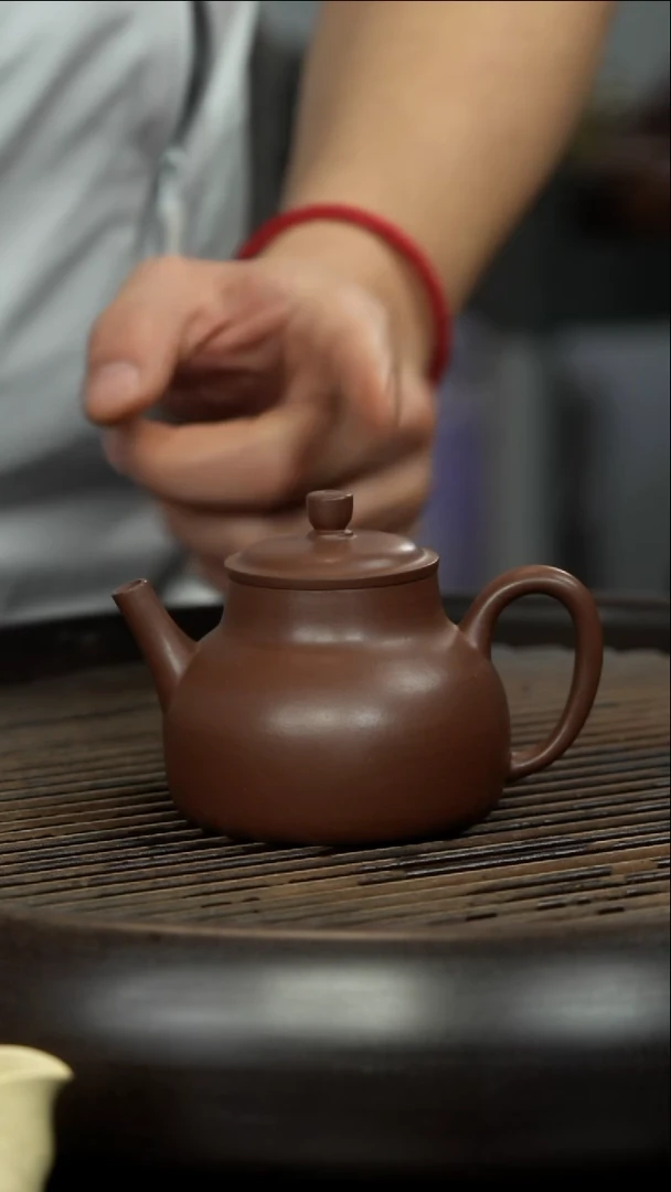 茶壶紫砂底槽清全手   阎心壶