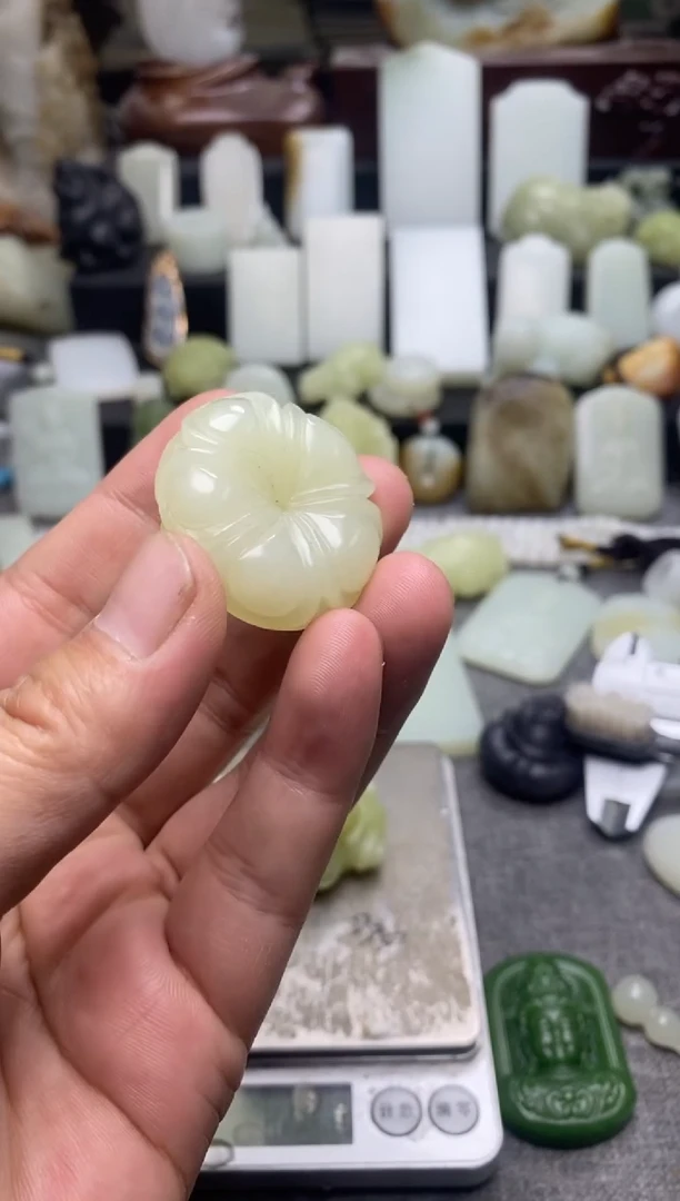 颈饰未镶嵌和田玉搬*工花扣