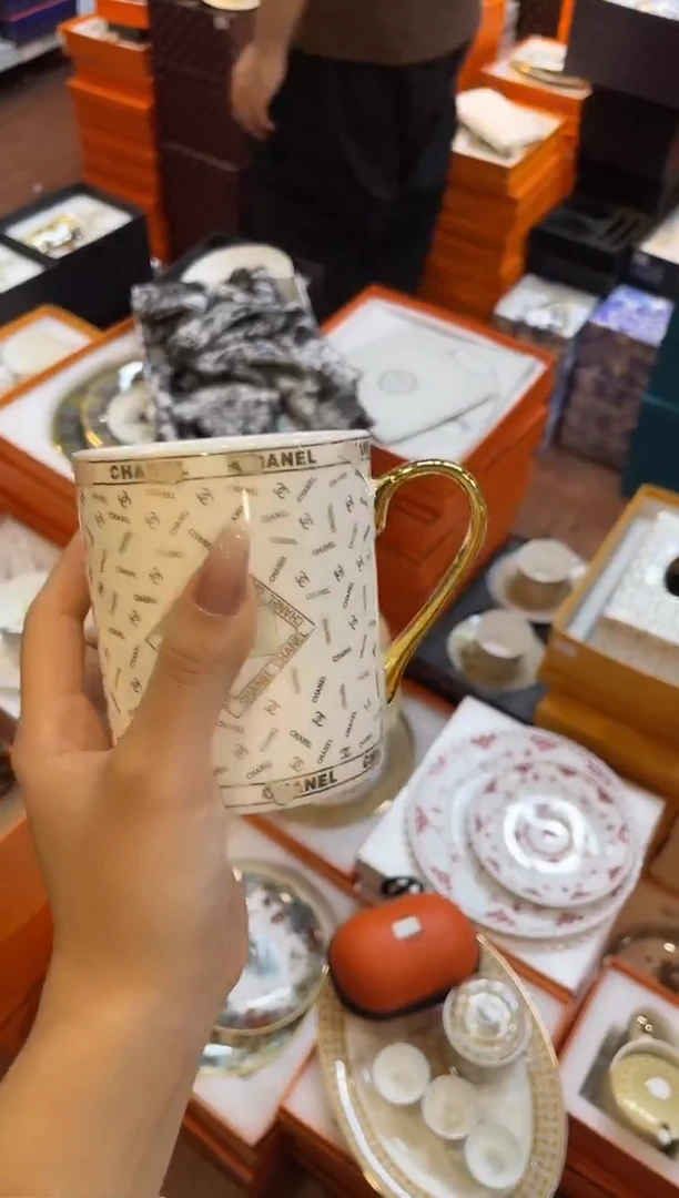 杯鸿辉家品牌瓷器，京东包邮！