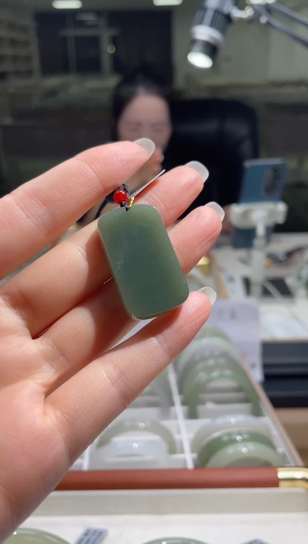 颈饰未镶嵌和田玉无事牌多样性发货其一