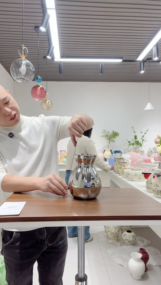 尾货清仓处理银色钱袋陶瓷