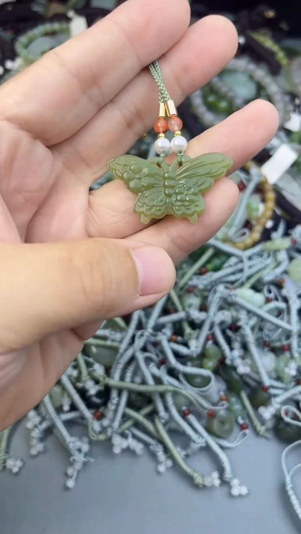 颈饰未镶嵌和田玉多样性发货    拍一发一