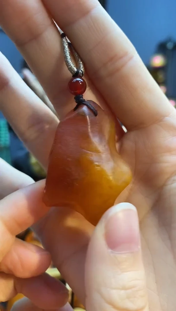 琥珀颈饰未镶嵌吊坠