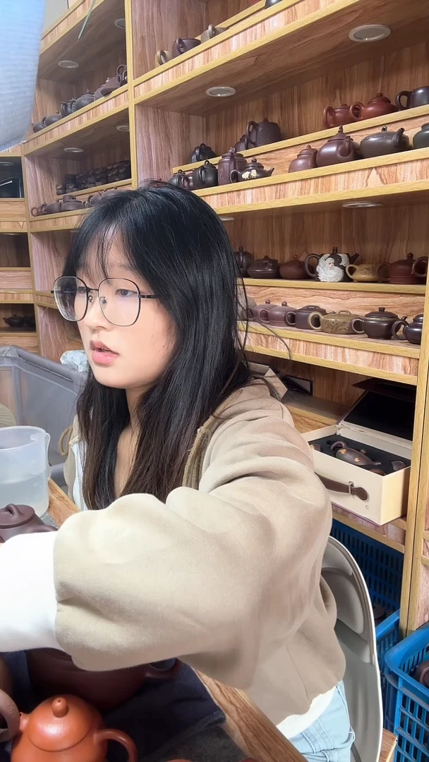 茶壶紫砂?****?三湾流汉瓦30cc左右紫泥
