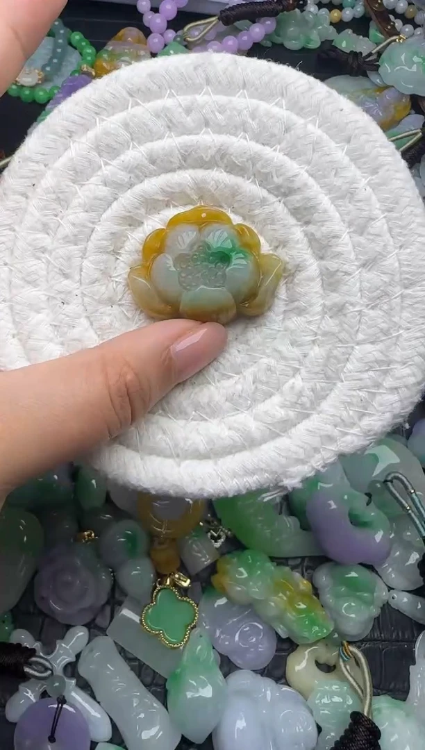 颈饰未镶嵌翡翠缅甸翡翠吊坠