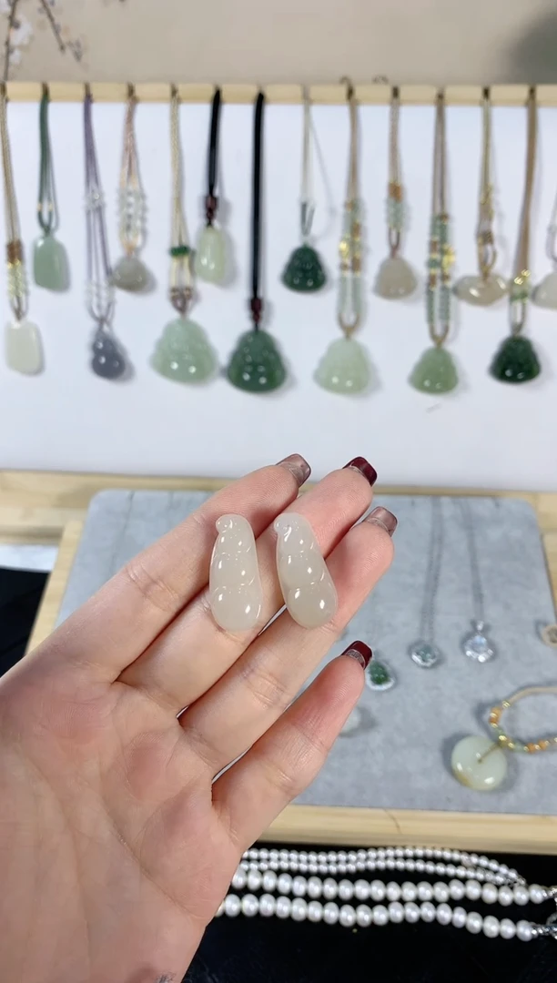 【闪购商品】和田玉颈饰未镶嵌豆子4