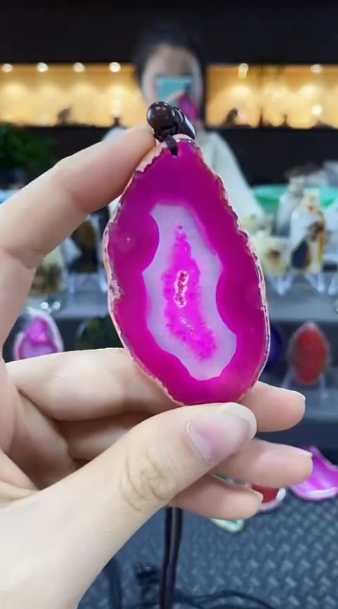 未镶嵌颈饰玛瑙/玉髓朋**杯玛瑙