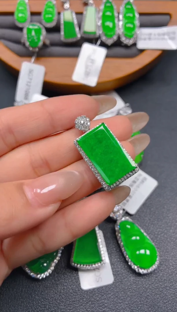 吊坠(不含链)银S925镶嵌翡翠1