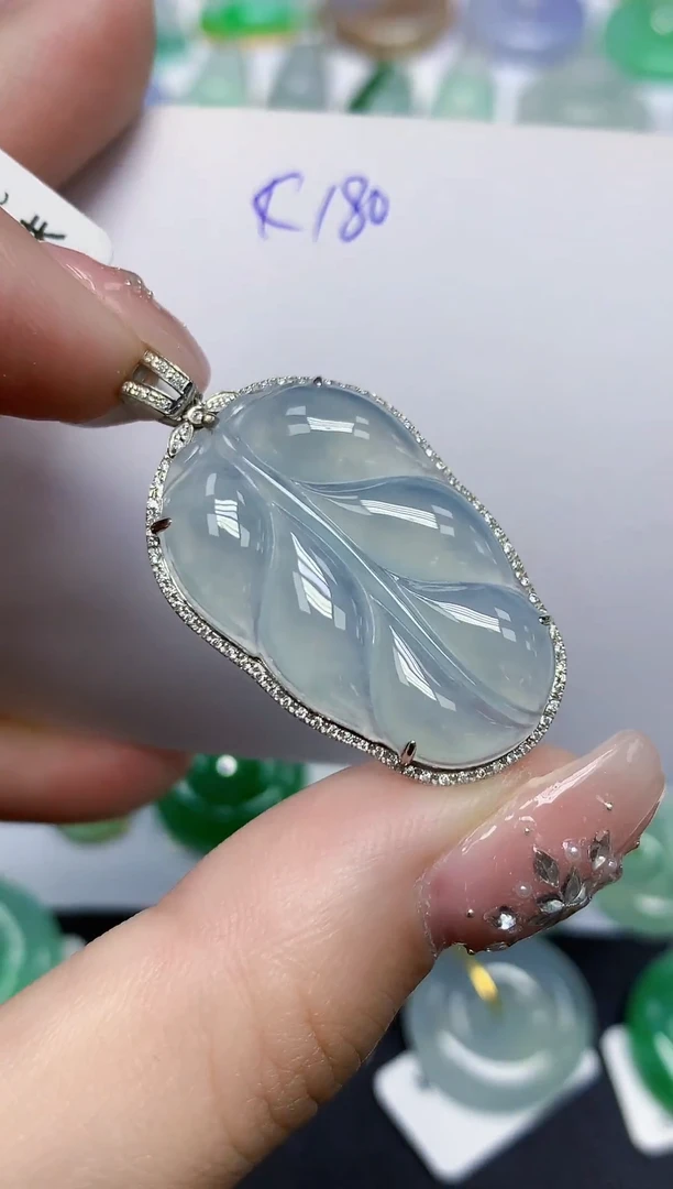 颈饰18K金镶嵌翡翠天然缅甸翡翠A货翡翠百元以上9元证书费自理