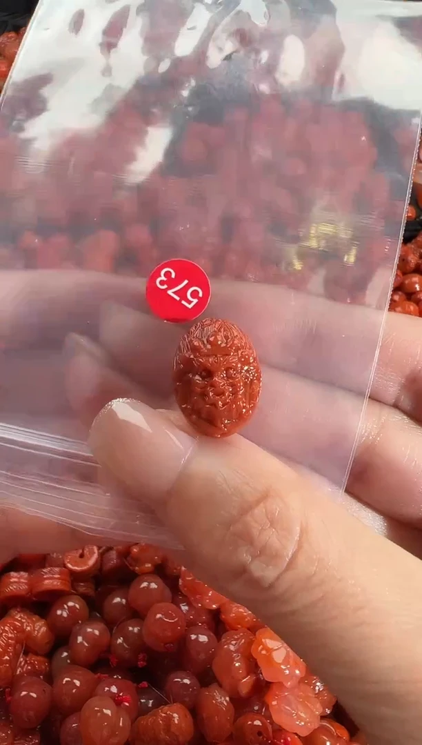 颈饰未镶嵌南红玛瑙1