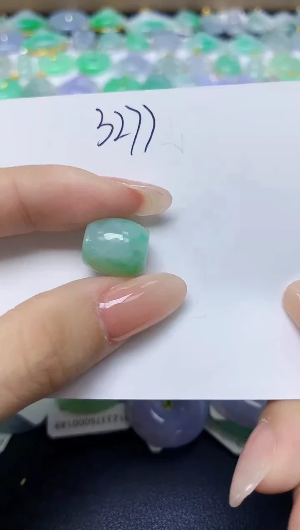 翡翠未镶嵌颈饰天然缅甸翡翠A货