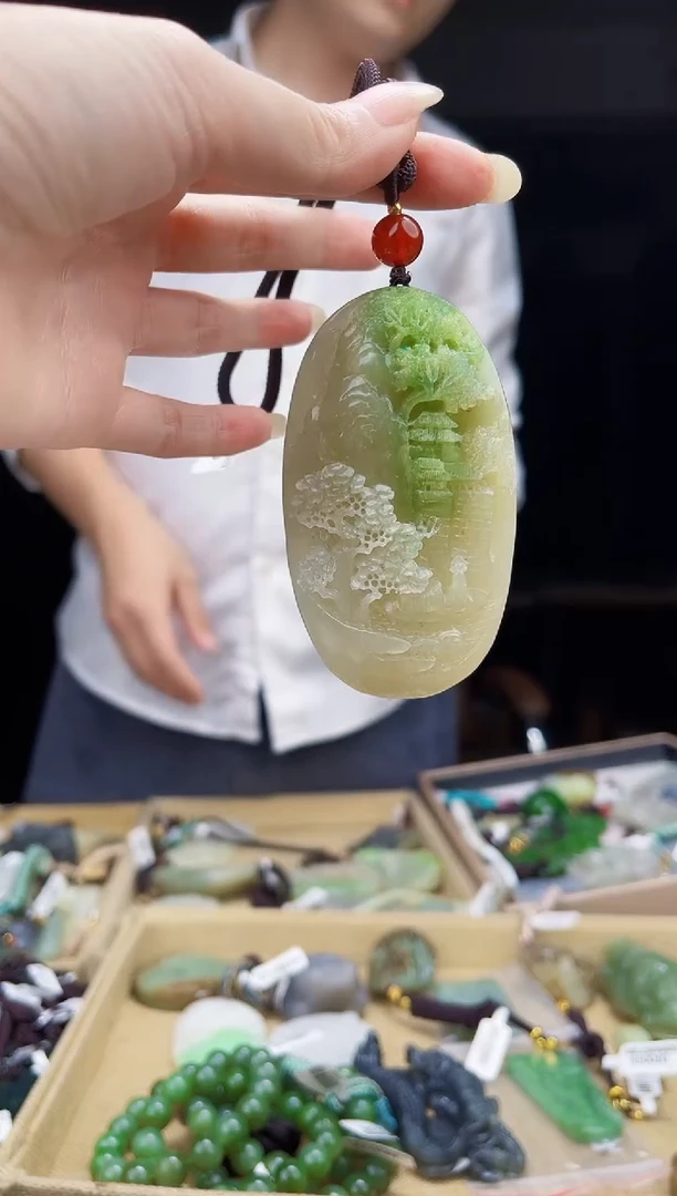 颈饰未镶嵌和田玉1