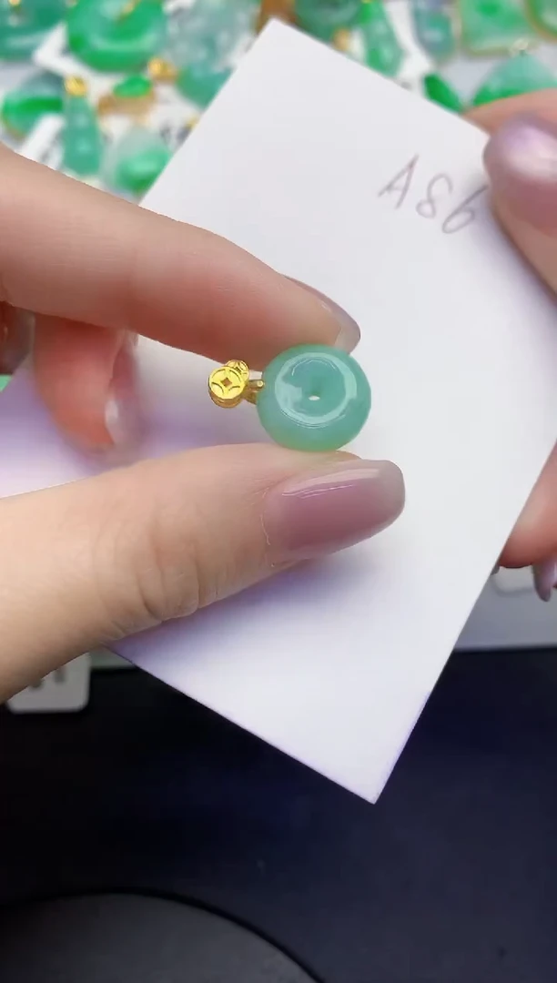 颈饰未镶嵌翡翠缅甸天然翡翠A货