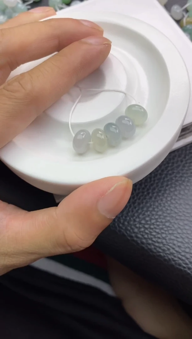 翡翠散珠84天然A货翡翠散珠
