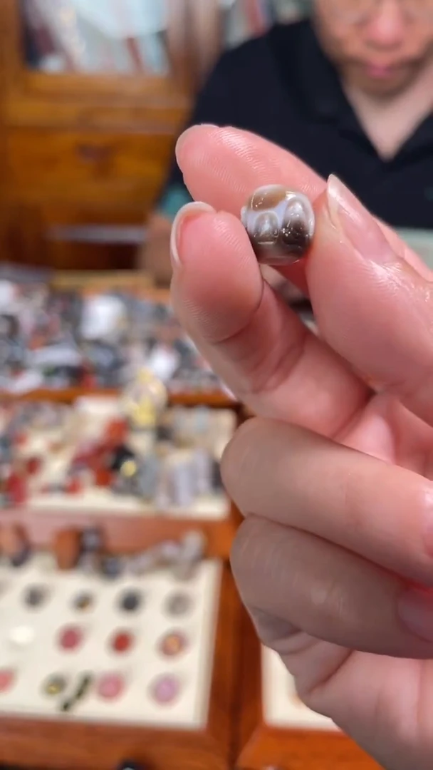 玛瑙/玉髓颈饰未镶嵌5万佛窟