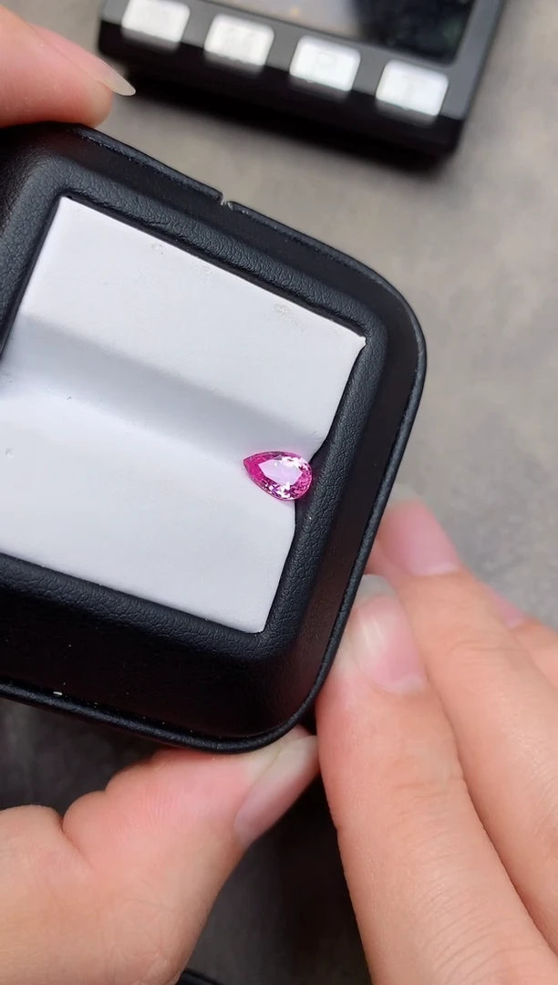 【闪购商品】彩色蓝宝石裸石未镶嵌1.09ct 老烧帕帕拉恰 ZZH