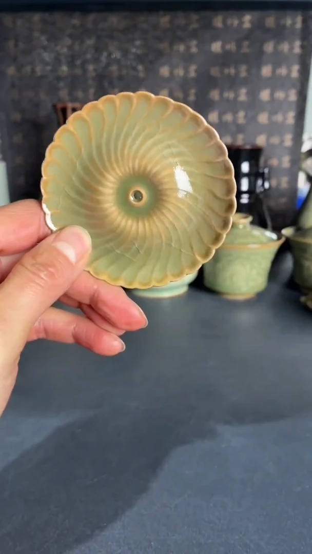 耀州窑仰山菊斑香插微瑕