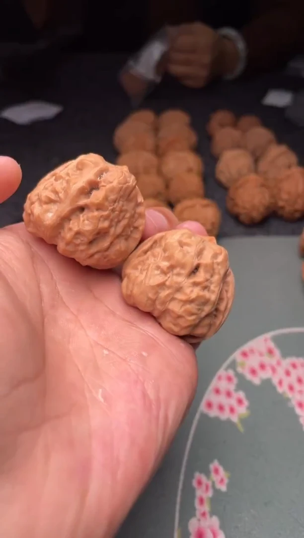 把件文玩核桃a153   蛤蟆头  37尺