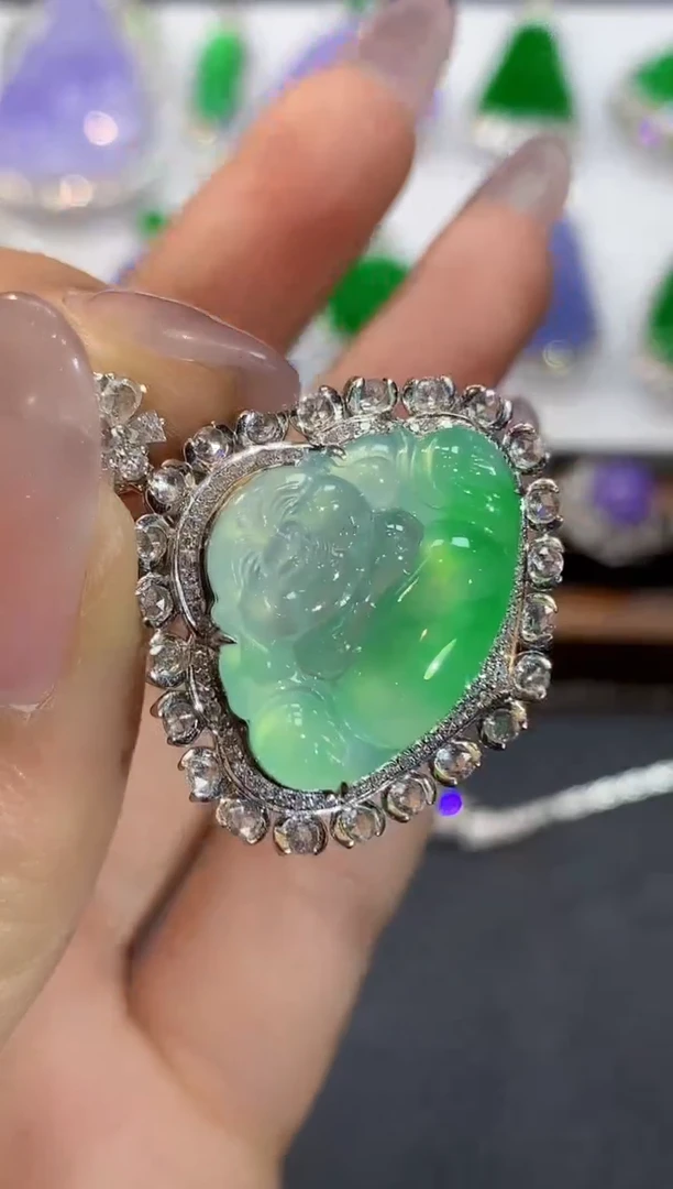 吊坠(不含链)18K金镶嵌翡翠多样性发其一