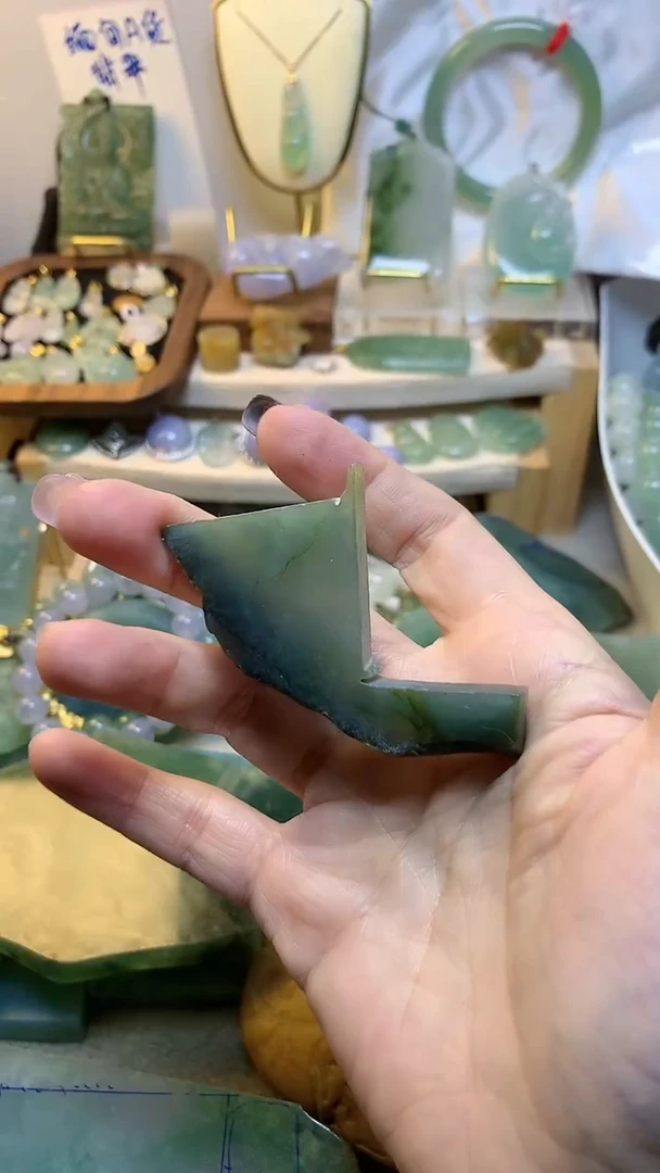 未镶嵌挂件翡翠缅甸A货翡翠,没有运费险,有纹有裂