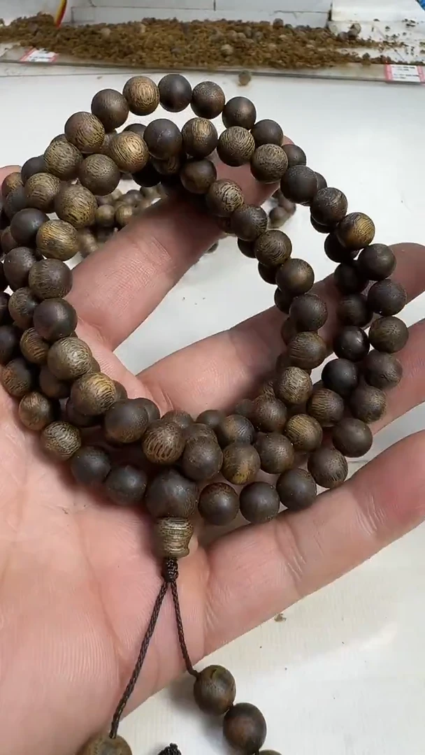 沉香手串乌身0.8规格多圈32克