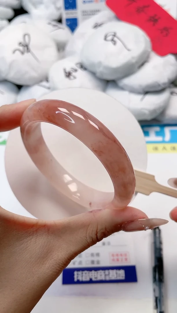 【闪购商品】石英质玉手镯未镶嵌147-58